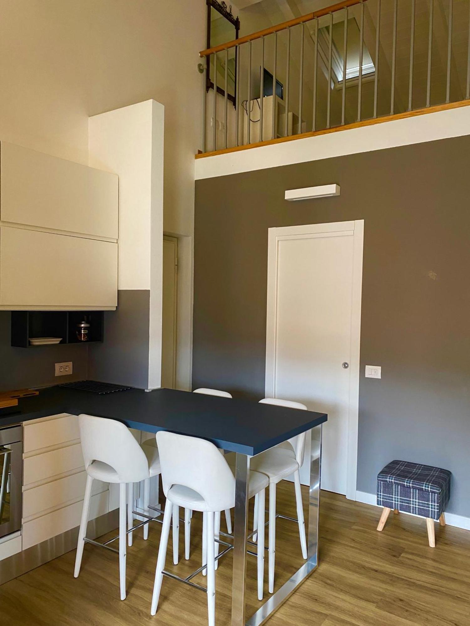 Modern Apartment With Terrace And Mezzanine Floor Колико Екстериор снимка